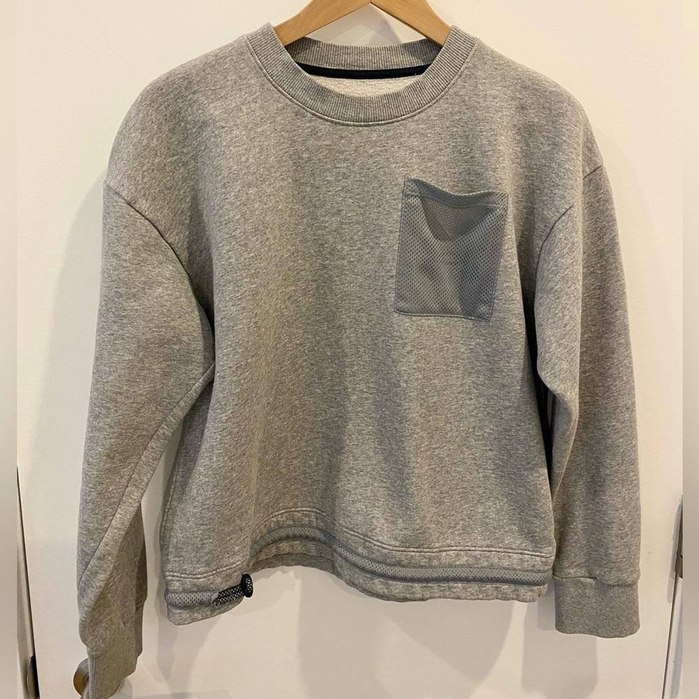 Under Armour crew next sweatshirt size M